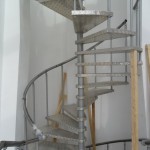 Лестницы на больцах: фото 38